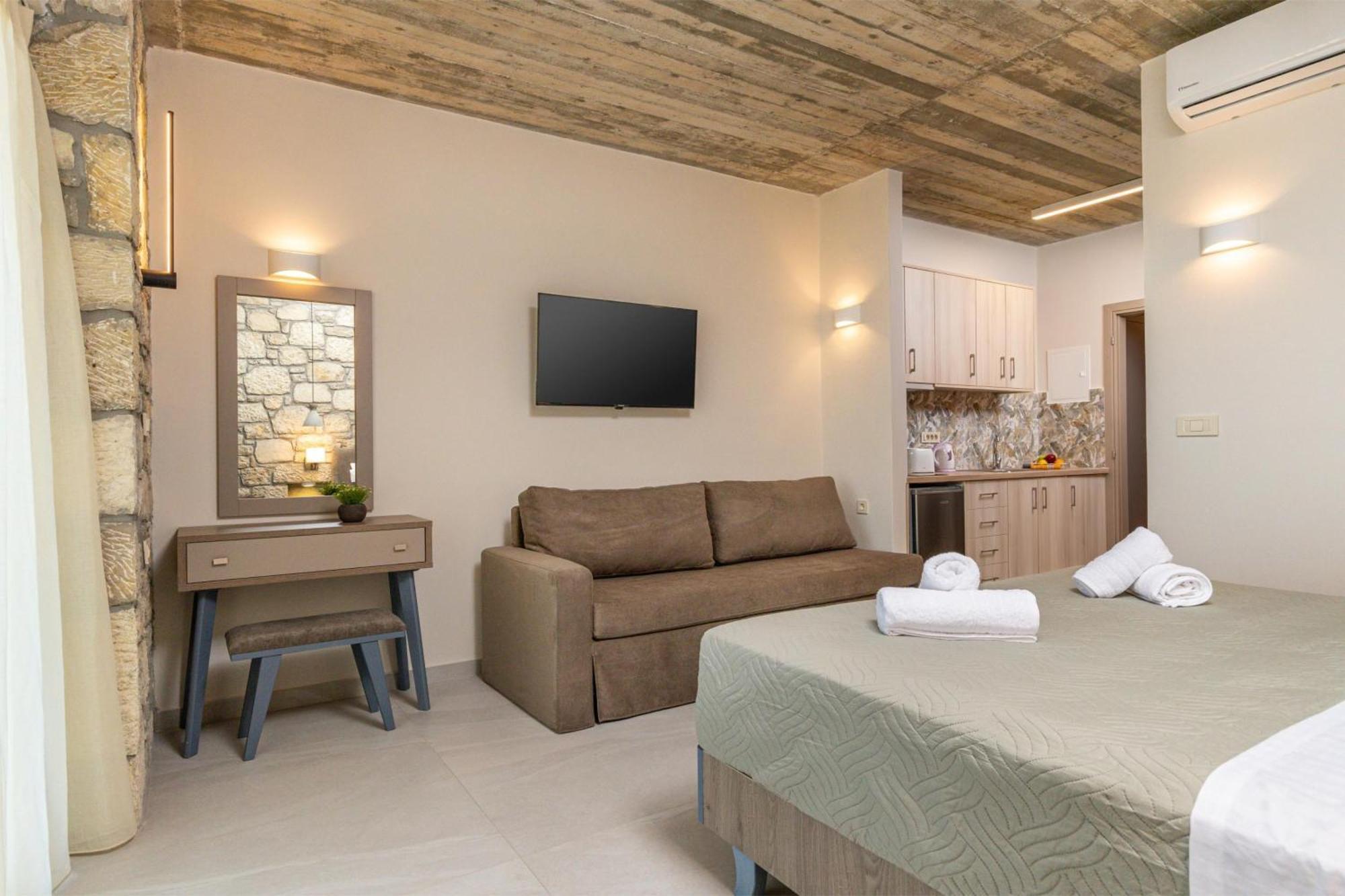 Achatis Apartments With Sea View Kolymbari Exterior photo
