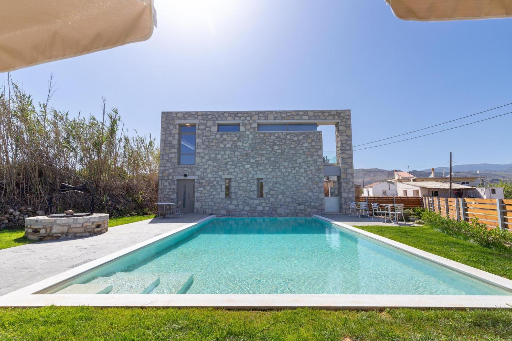 Achatis Apartments With Sea View Kolymbari Exterior photo