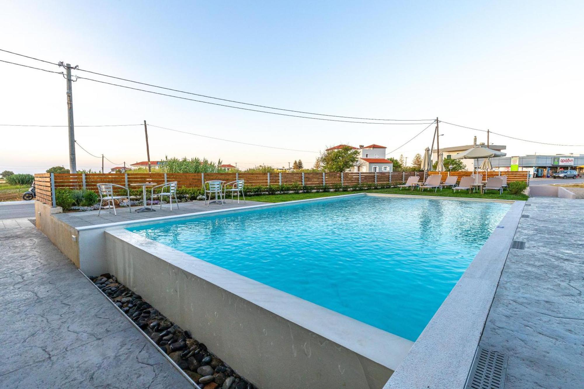 Achatis Apartments With Sea View Kolymbari Exterior photo